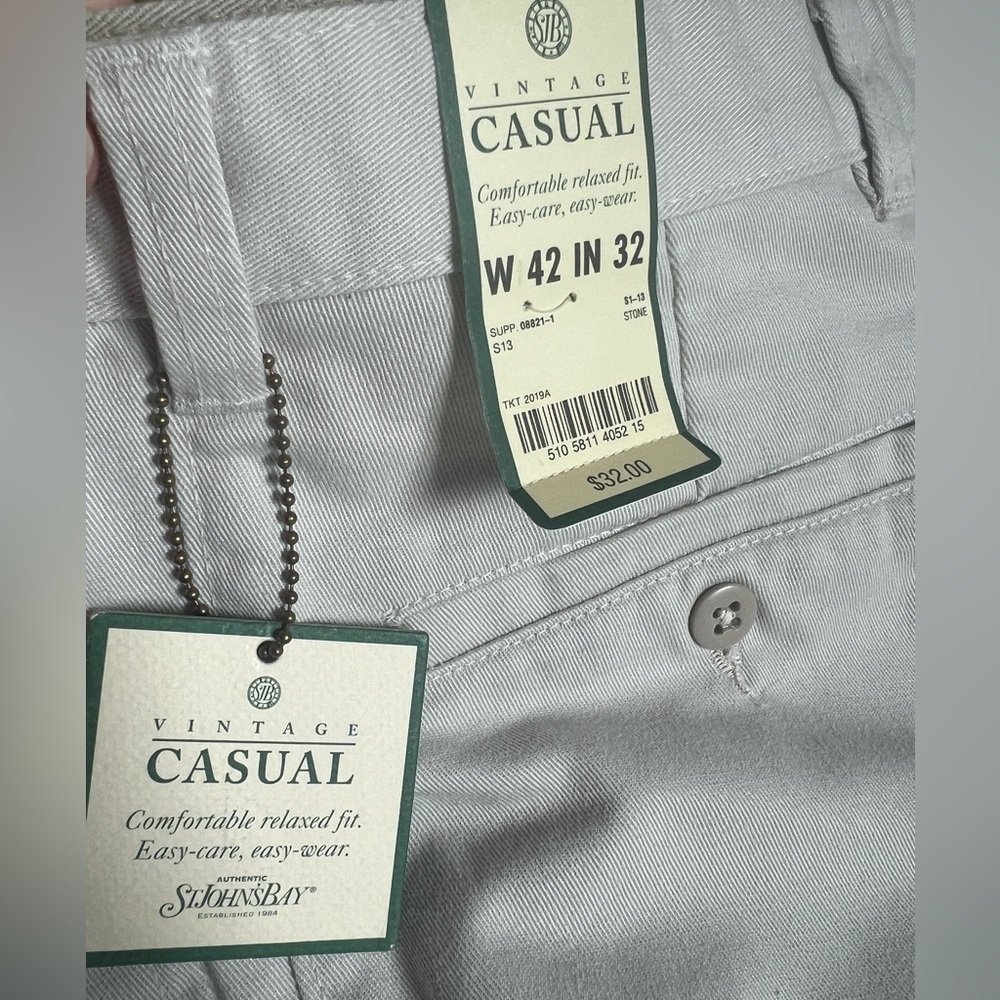 NWT Men’s Saint John’s Bay Vintage Casual Khaki Pants
